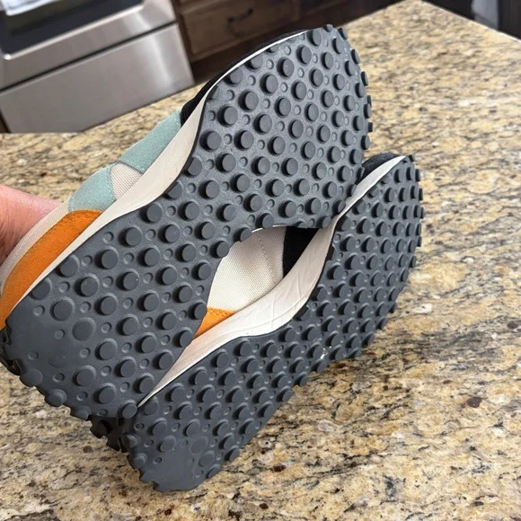 New Balance 327 - Picture 4 of 4